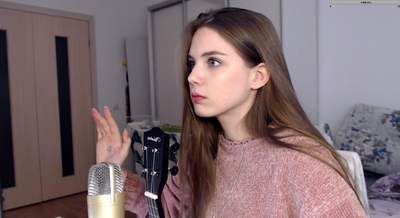 Moment, w którym streamerka orientuje się, że tańczy do bardzo niepoprawnej piosenki