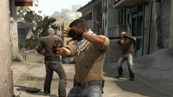 Tak powinno się strzelać z Glocka w trybie serii. Gracz CSGO wygrał sytuację 1vs5 standardowym pistoletem