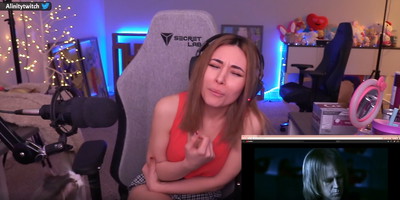 Kot streamerki Twitch mści się na niej. Ugryzł ją tak mocno, że się popłakała