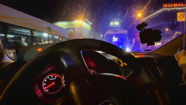Paramaxil wrócił po 1.5 roku i od razu na jego streamie pojawił się wypadek. Poważne potrącenie
