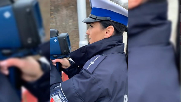 Policja stoi na wiaduktach i poluje na kierowców nowym urządzeniem. Za to także jest mandat