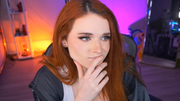 Amouranth wykiwała Twitcha. Basenowa streamerka kupiła udziały na platformie za kilka milionów