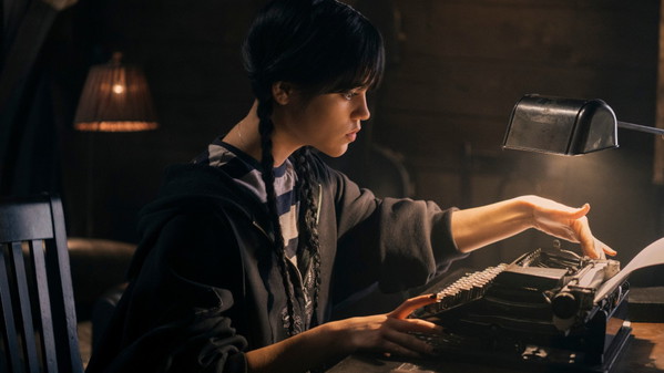 To kolejny polski easter egg w Wednesday. O czym była historia, którą pisała na maszynie?