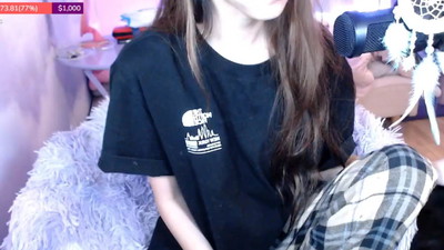 Streamerka Twitch przypadkowo pokazała swoją historię przeglądania. Tego widzowie się nie spodziewali