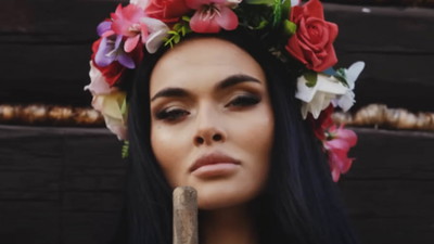 Popularna polska youtuberka śpiewa po rosyjsku. Skończyło się na blokadzie komentarzy