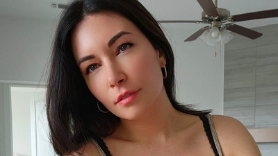 Streamerka Twitch dalej obchodzi regulamin kolejnymi „grami” nad basenem