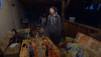 Kilka tysięcy ludzi oglądało, jak jeden polski streamer robi coś takiego drugiemu podczas snu