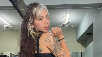 Modelka z OF przez „nieodpowiedni” cosplay z Cyberpunka nie została wpuszczona do samolotu