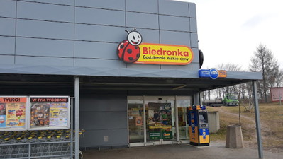 Biedronka przeceniła o połowę coś, z czego korzysta wielu mężczyzn. Spora promocja