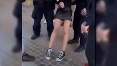 Zakładając tę mini, młoda Julka nie sądziła, że będzie się szarpać z policją