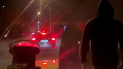 Trafiła kosa na kamień. Polski streamer Kawiaq_ spotkał kiboli z siekierą i został zaatakowany