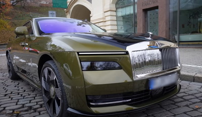 Tyle Rolls-Royce Spectre (za 2 mln złotych) zostało zarejestrowanych na Ukrainie w tym roku