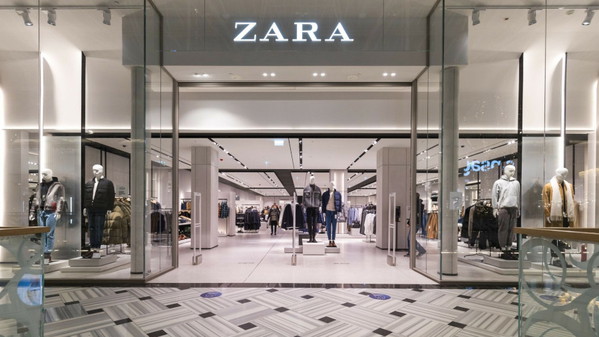 Zara obniża cenę wielu produktów na wyprzdaży