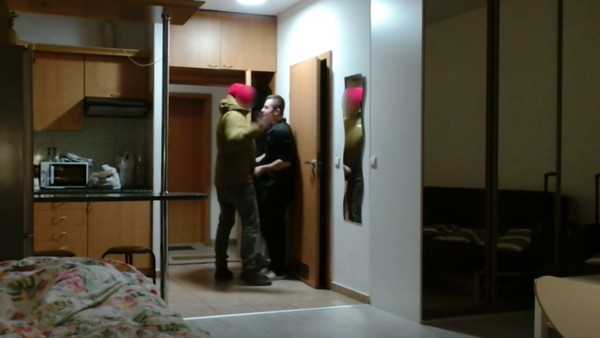 Polski streamer uderzony podczas transmisji przez mężczyznę, który do niego przyszedł