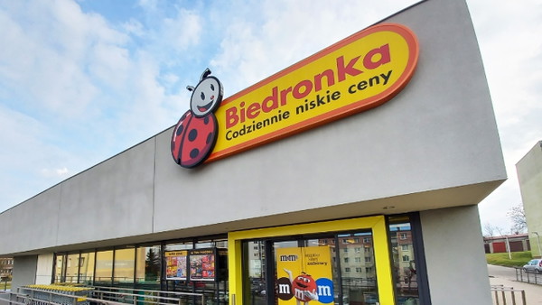 Bierzcie, póki Biedronka przeceniła. Pranie o wiele taniej. 5,19 zł zamiast 17,99 zł