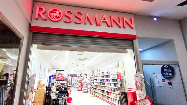 Rossmann przecenia viralowy pokład na 5 złotych. Jeden wielki cyrk