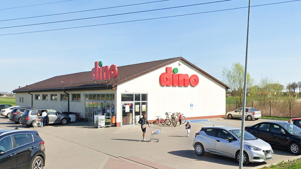 W Dino butelka kosztuje 99 groszy. Normalnie 4,99zł