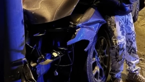 Polski raper miał poważny wypadek. Jego samochód skasowany