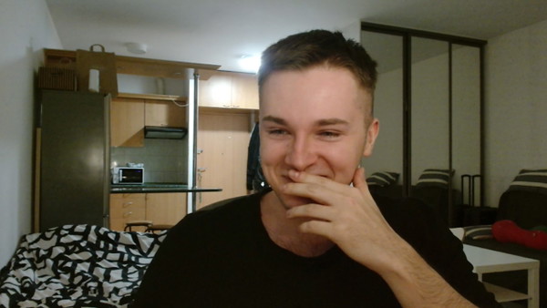 Dziewczyna zgłosiła polskiego streamera na policję. Bezcenna reakcja
