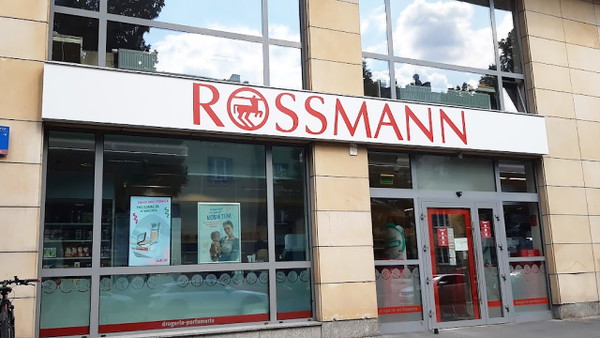 Rossmann znowu to zrobił. Ludzie ruszyli do sklepów