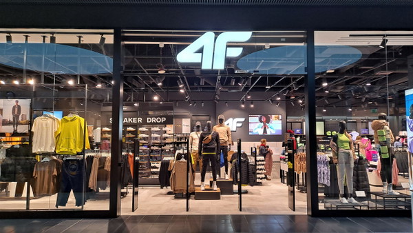 4F jeszcze mocniej przeceniło. Było 350 złotych, teraz jest 140