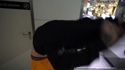 Polscy zawodnicy freakfightów i youtuberzy biegają tak po galerii