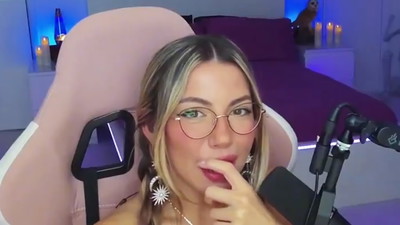 Streamerka Twitch zalicza wpadkę. Moment, w którym do niej dotarło