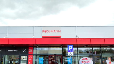 Jak Giorgio Armani. 19 złotych w Rossmann zamiast 399 zł