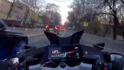 Sceny z GTA na ulicach Krakowa. Uciekał policji na skuterze, 222 punkty karne
