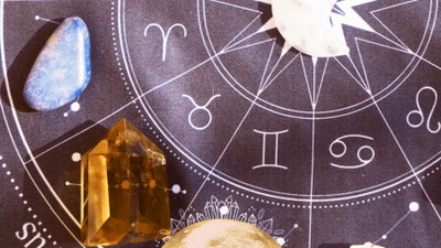 Tak inni widzą Twój znak zodiaku. Ile jest prawdy w stereotypach?
