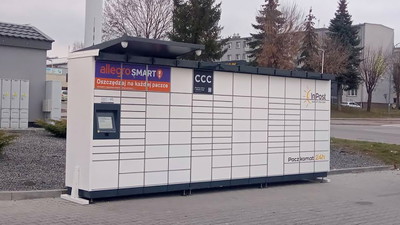 InPost ma problem. Ludzie pobierają starsze wersje