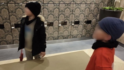 Dwóch 6-latków zrobiło psikusa rodzicom. Szukało ich 140 policjantów z Krakowa
