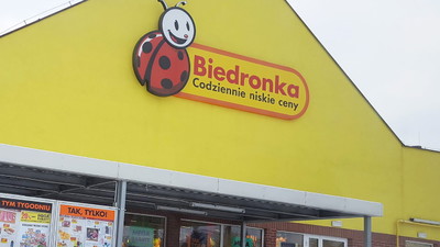 Biedronka ma problem. Ludzie skanują ten kod i płacą 3,99 zł zamiast 23,99 zł