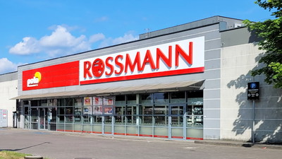 Rossmann wyprzedaje za 99 groszy. W sklepie cyrki