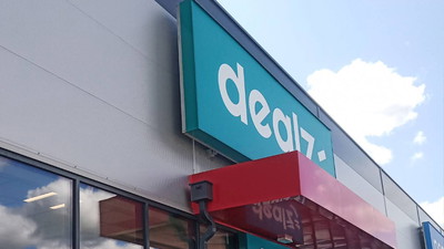 Dealz robi promocję na 5 złotych. Lego chce 40 złotych za oryginał