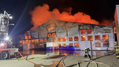 Ogromny pożar kurnika w województwie opolskim. Zaangażowano 26 zastępów straży pożarnej
