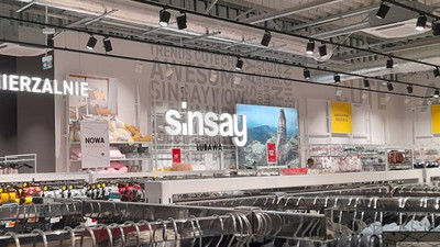 Sinsay ma swoją tańszą wersję. 119,99 zł, inni sprzedają po 300 złotych