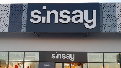 Sinsay ma najtaniej. Viralowy komplet rozchodzi się bardzo szybko
