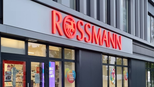 Rossmann poszalał i wyprzedaje po 79 groszy. Puste półki