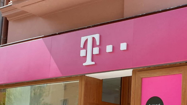 T-Mobile zaszalał. Wielka promocja z 369 zł na 99 zł. Ludzie rzucili się na ofertę