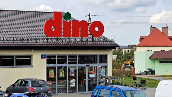 Dino zaszalało z promocją. Całe stosy wystawione po 3,99 zł zamiast 14,99 zł