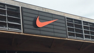 Buty Nike Air Max przecenione na 320 złotych. Normalnie kosztują 650 zł