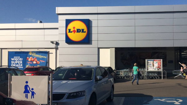 W Lidlu pojawił się taki hit na promocji. Dziewczyny wykupują po 2 pary