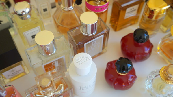 Źle przechowujesz perfumy. Trzymanie ich w łazience im szkodzi
