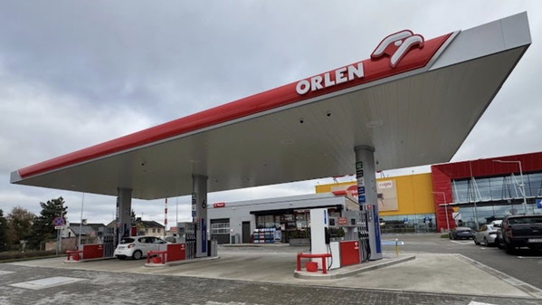 Koszmarna pomyłka na stacji Orlen. W zbiorniku przeznaczonym na benzynę było coś innego