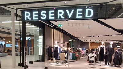 Reserved przeceniło ze 160 na 50 zł. Szybko schodzi, bo idealne na Święta