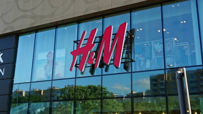 H&M ruszyło z wyprzedażą na całego. Ceny już od kilku złotych