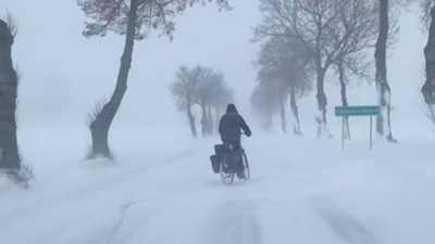 Nie wierzyła, że ktoś się wybrał na rowerze. Od razu wyciągnęła telefon i nagrała