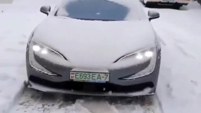 Oczekiwania vs rzeczywistość w chińskim samochodzie Yangwang U7. Strząsanie śniegu