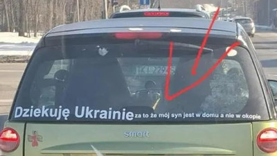 „Dziękuje Ukrainie za to, że syn jest w domu a nie w okopie” – napis na samochodzie w Polsce